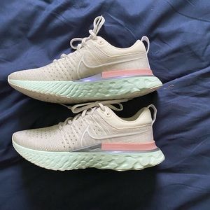 Women’s Nike React Infinity Run Flyknit 2